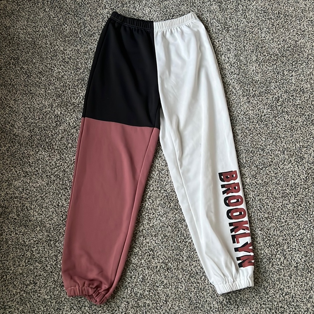 I’m selling a SHEIN aesthetic sweat pants